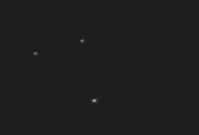 Фото - Целая флотилия светящихся НЛО отправилась в полёт по ночному небу
