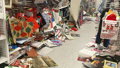 Фото - Праздничный бардак в магазинах выглядит как последствия торнадо