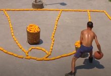 Фото - Спортсмен использовал кукурузу, чтобы сделать разметку на баскетбольной площадке