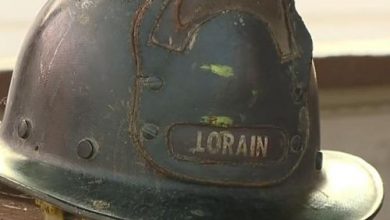 Фото - Старый пожарный шлем, найденный в подвале, вернулся в семью владельца