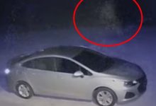 Фото - Призрак женщины в белом появился возле дома