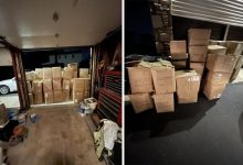 Фото - Добряк случайно завалил бабушкин гараж коробками с пожертвованными носками